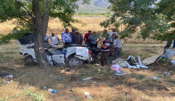 Denizli'de iki araç çarpıştı: 1 can kaybı, 1 yaralı