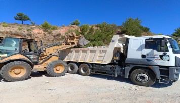 Efes Selçuk'ta maloz temizliği: Büyükşehir ile ortak çalışmalar devam ediyor