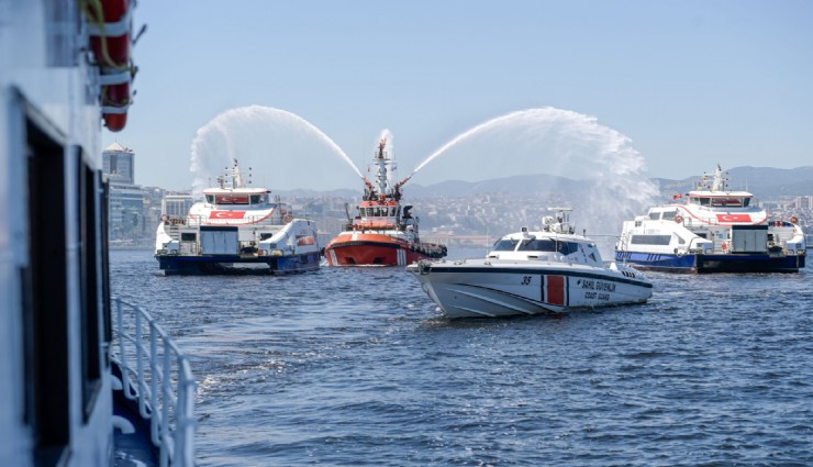 İzmir Körfezi’nde Kabotaj Bayramı coşkusu