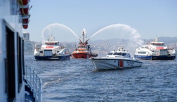 İzmir Körfezi’nde Kabotaj Bayramı coşkusu