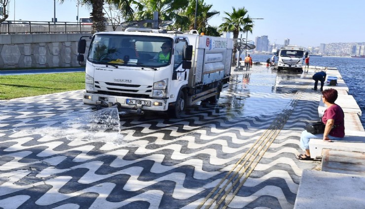 İzmir sokaklarında temizlik seferberliği