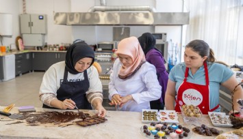 Konak’ın en tatlı kursu: Mutluluk ve istihdam üretiyor