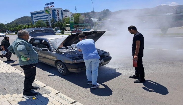 Otoyol'da yangın paniği: Seyir halindeki araçta yangın çıktı