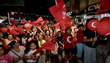 Bayraklı’da Zafer Bayramı coşkusu