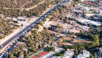 Bodrum’a 24 saatte giriş yapan 20 bin araç trafiği kilitledi