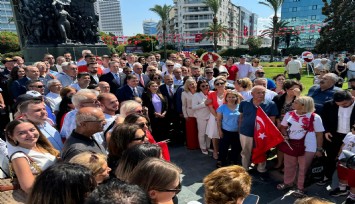 CHP İzmir'den 30 Ağustos kutlamalarında erken seçim mesajı: Bir an önce CHP iktidarını kurmaya çalışacağız