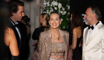 Dünyaca ünlü yıldız Sharon Stone ödülünü Muğla'da aldı