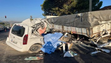 Manisa'da 4 kişinin öldüğü kazanın güvenlik kamerası ortaya çıktı