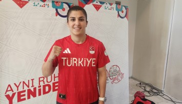 Milli Boksör Buse Naz Çakıroğlu Olimpiyatlarda yarı finalde