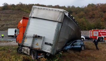 Samsun'da feci kaza: 3 kişi hayatını kaybetti, 2’si ağır 10 kişi yaralı