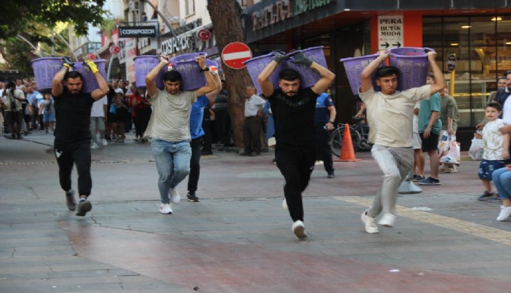 Alaşehir'de Üzüm Festivali renkli görüntülere sahne oldu