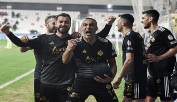 Altay'ın 43 yaşındaki golcüsü Uluç: 'Transfer yasağımız olmasa futbolu bırakırım'