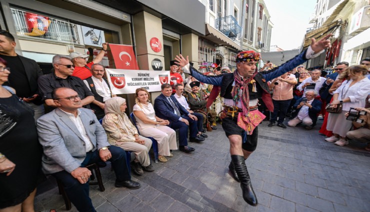 Başkan Tugay 74 yıldır yapılan Efe-Zeybek buluşmasına katıldı