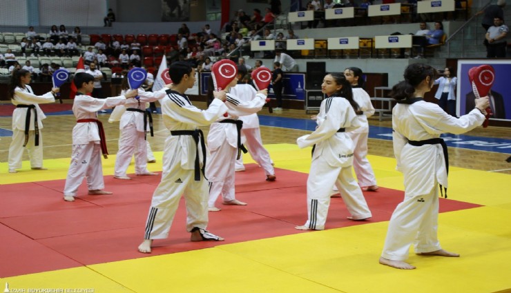 İzmir'de kış spor okulları dönemi