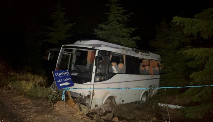 Polis memurlarını taşıyan midibüs şarampole uçtu: 15 yaralı