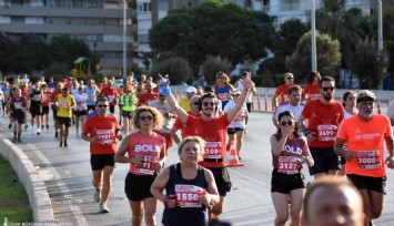 Toplu ulaşıma Maraton düzenlemesi: ESHOT, Tramvay ve Feribot'ta değişiklik